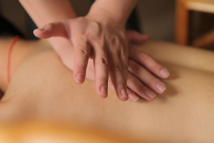 Cheap body massage in Singapore