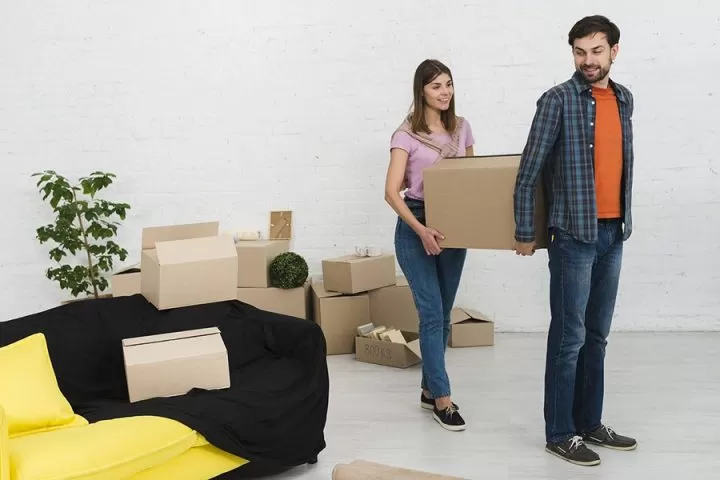 DIY Moving in Singapore: Should You Go It Alone or Hire the Pros?